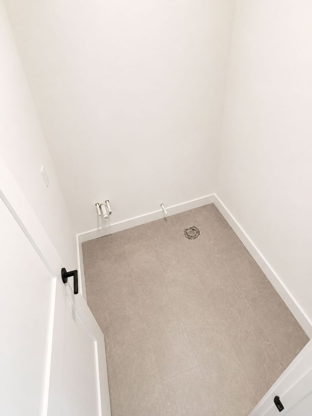 Laundry room finish